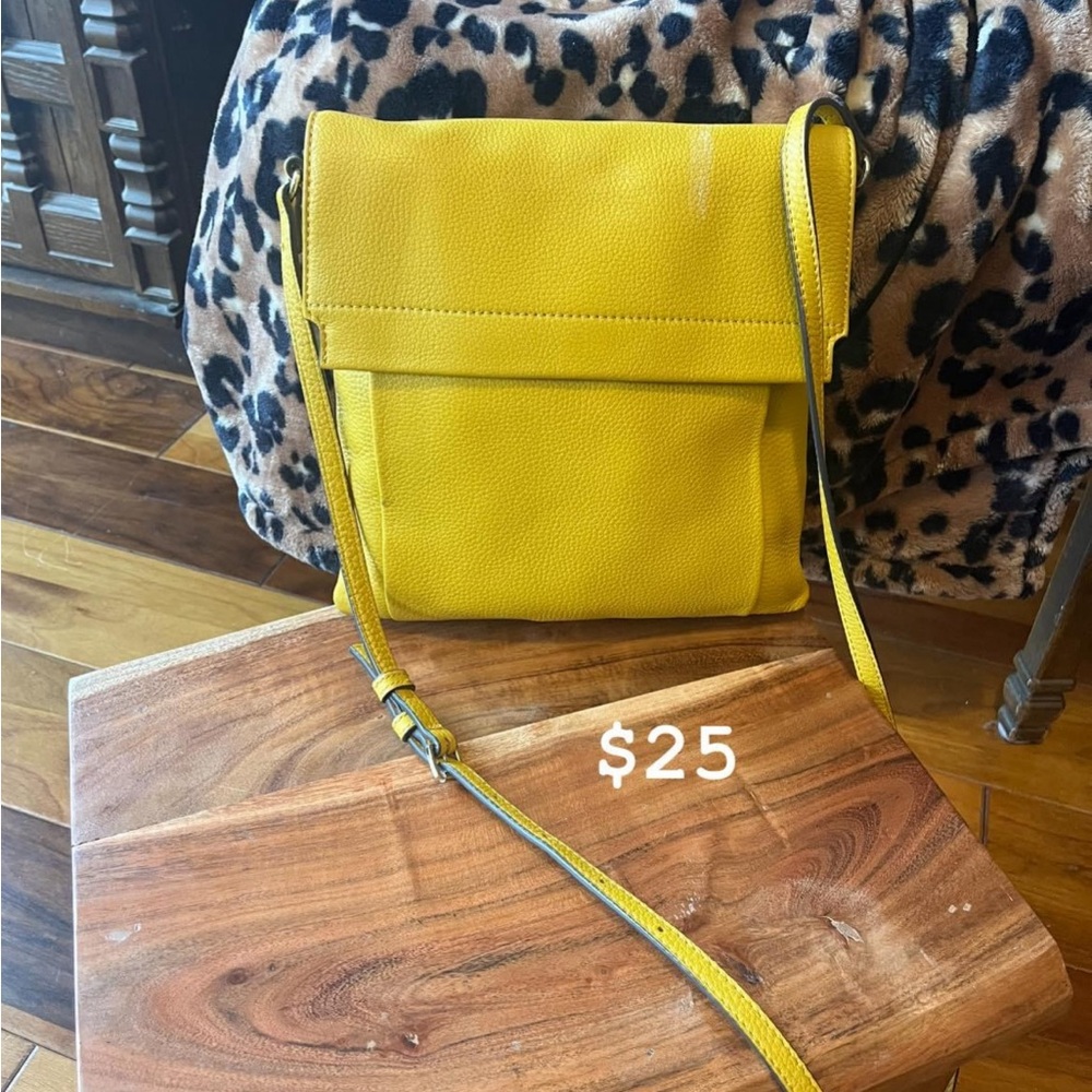 Vince Camuto bag like new crossbody